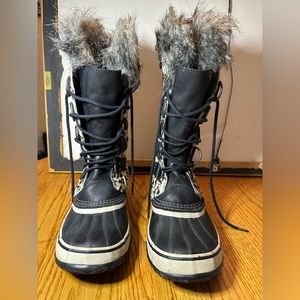 Sorel Joan of Arctic Reserve Cow Hide Boots SZ 9 Calf skin Spotted Snow FauxFur
